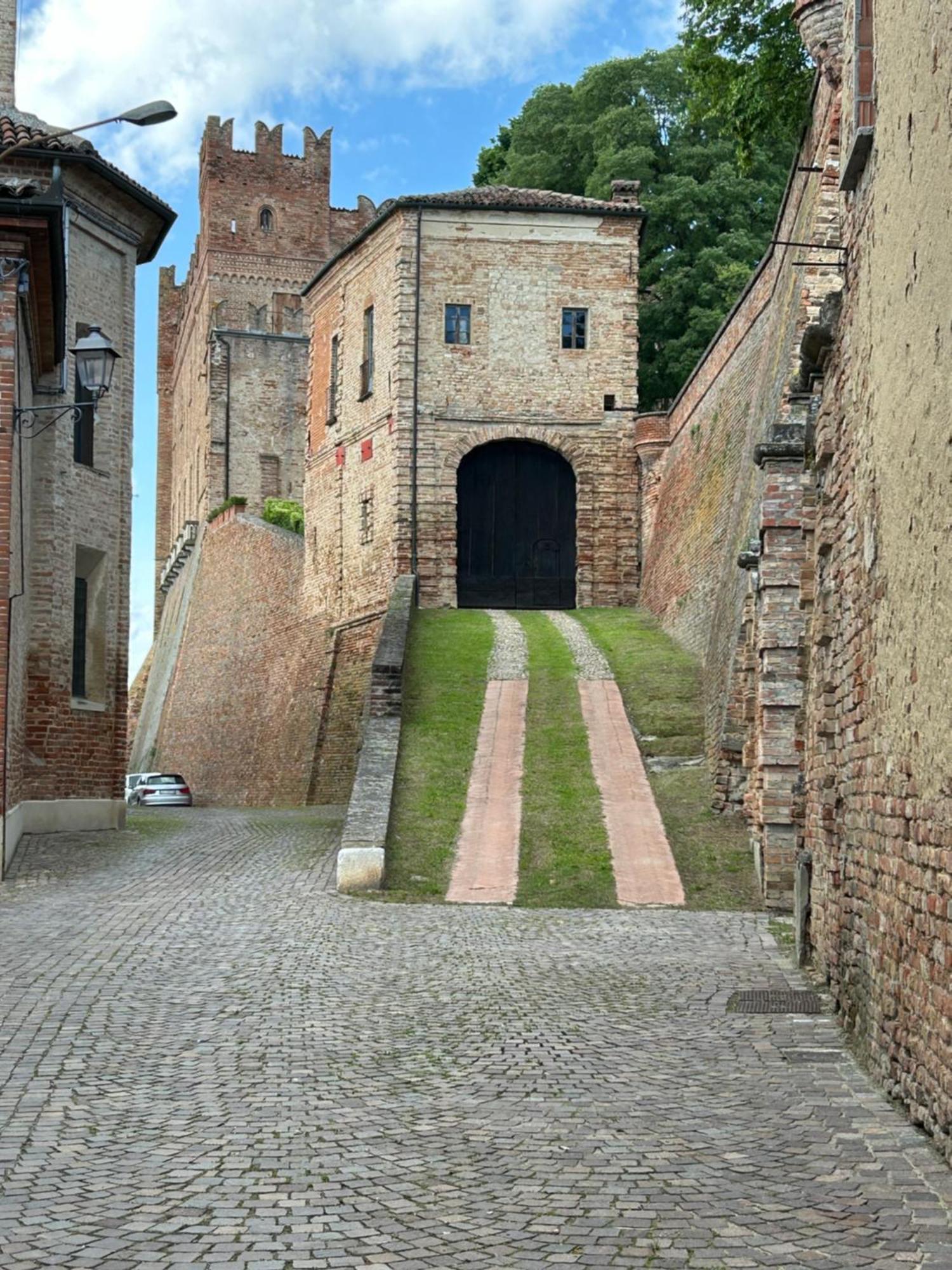 Al Vicolo Uno Montemagno (Piedmont) Exterior foto