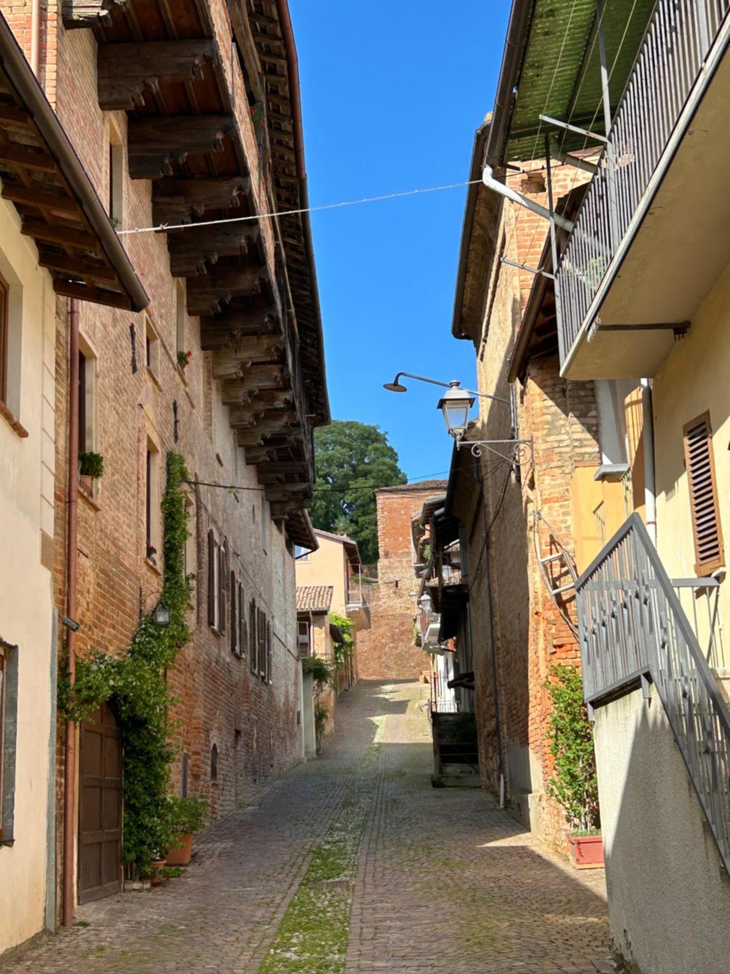 Al Vicolo Uno Montemagno (Piedmont) Exterior foto