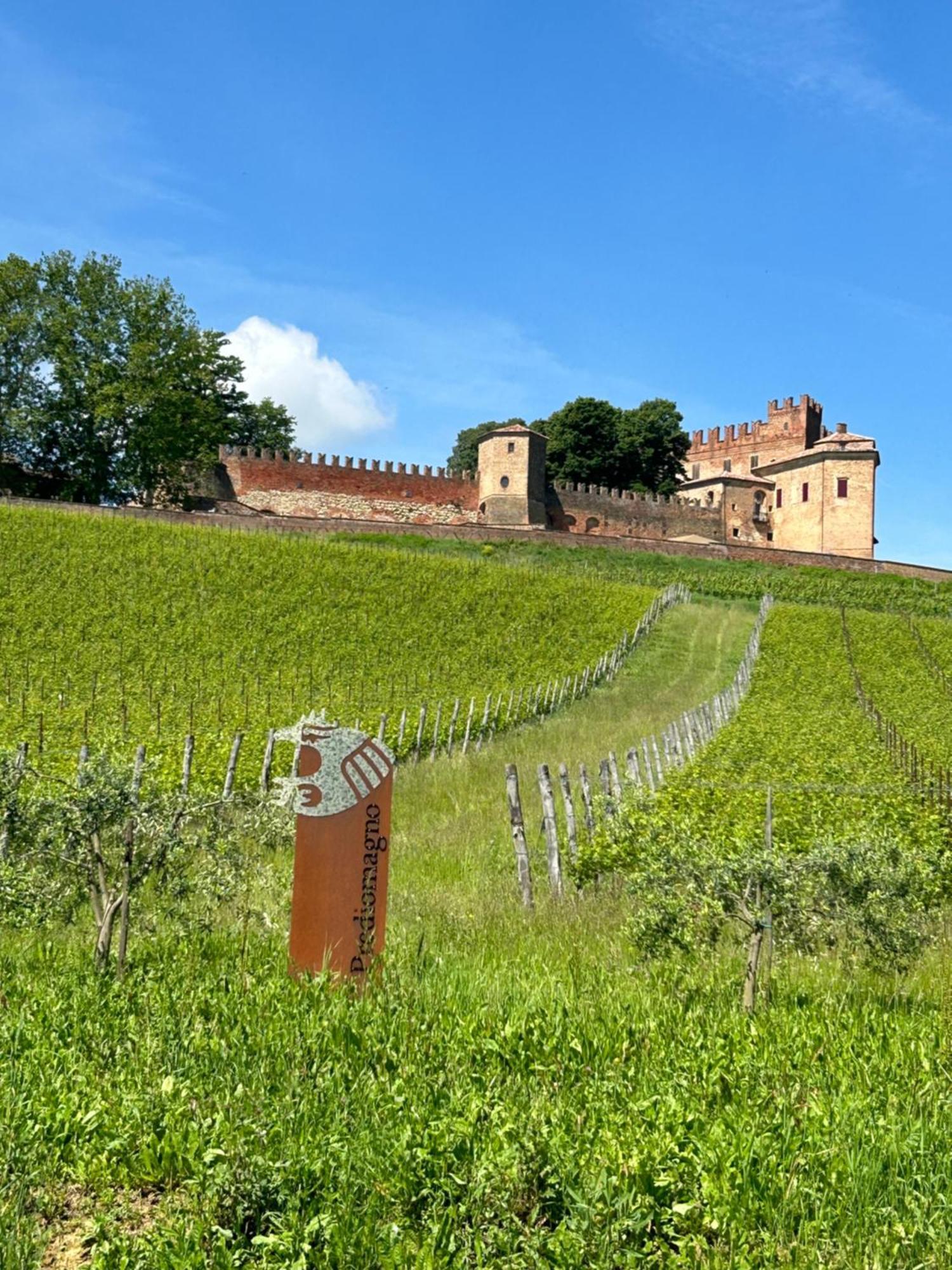 Al Vicolo Uno Montemagno (Piedmont) Exterior foto